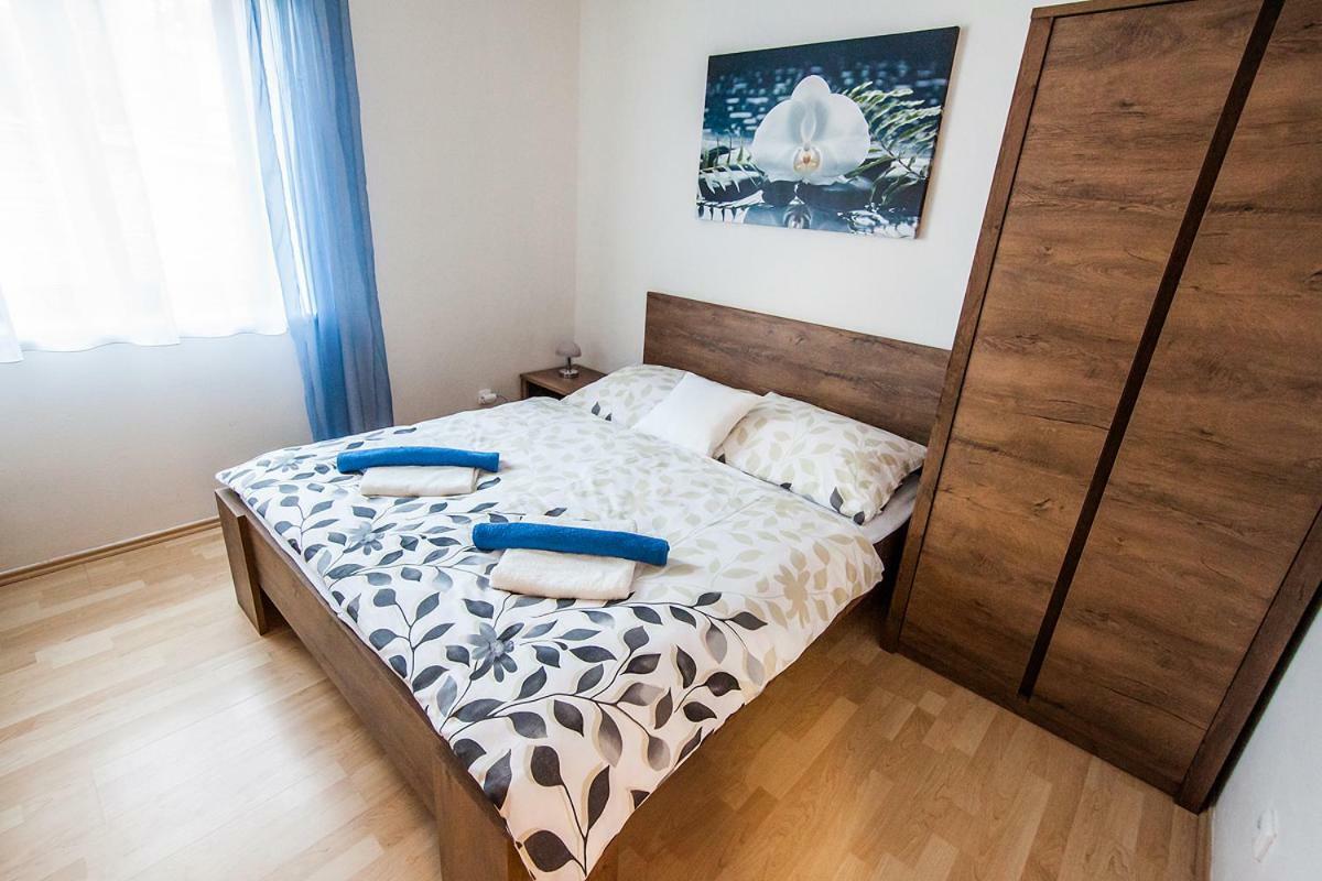 Bile Domky Apartment เลดนิตเซ ภายนอก รูปภาพ