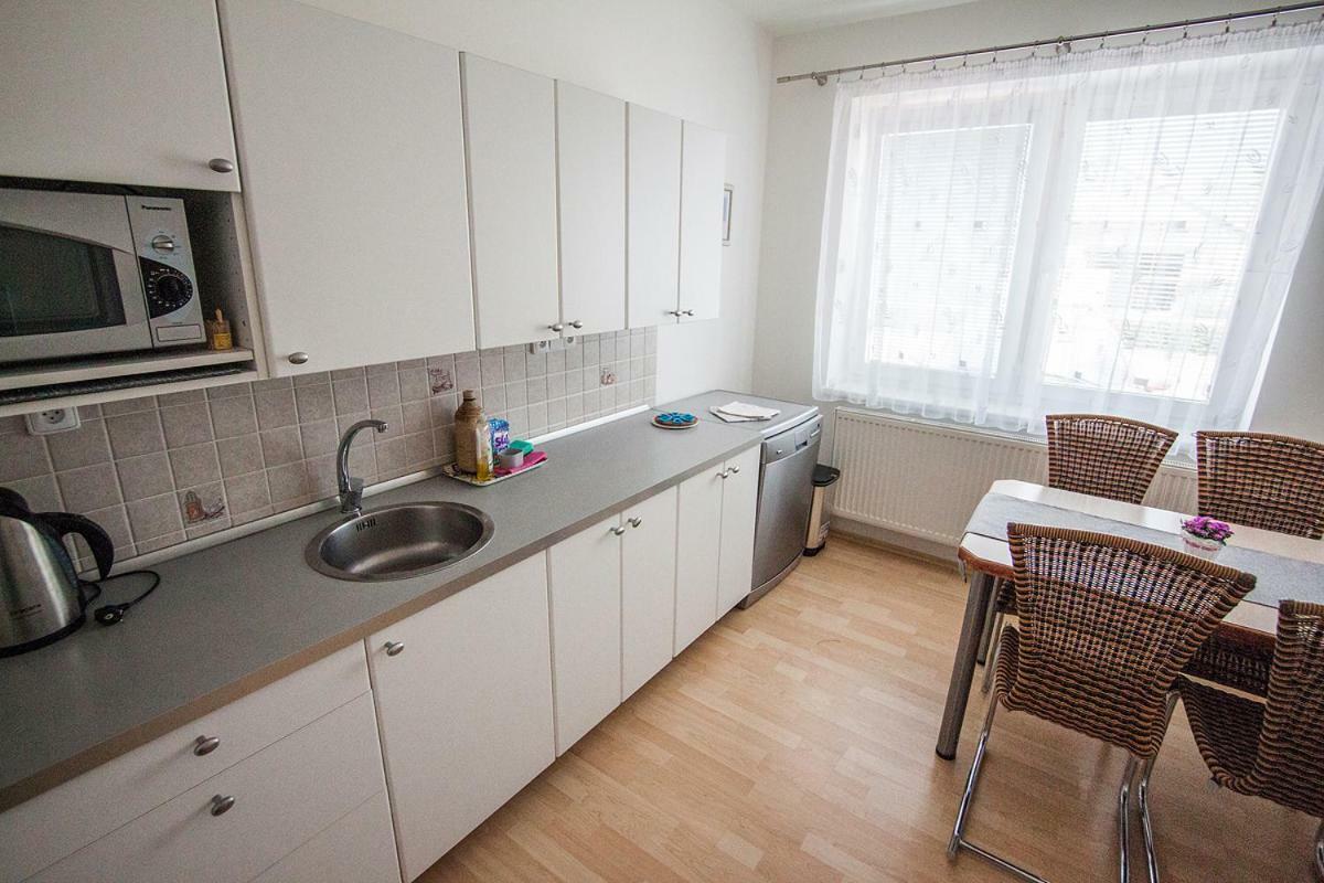 Bile Domky Apartment เลดนิตเซ ภายนอก รูปภาพ