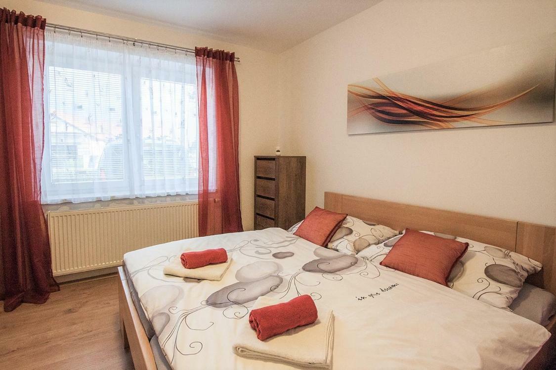 Bile Domky Apartment เลดนิตเซ ภายนอก รูปภาพ