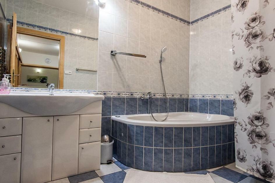 Bile Domky Apartment เลดนิตเซ ภายนอก รูปภาพ